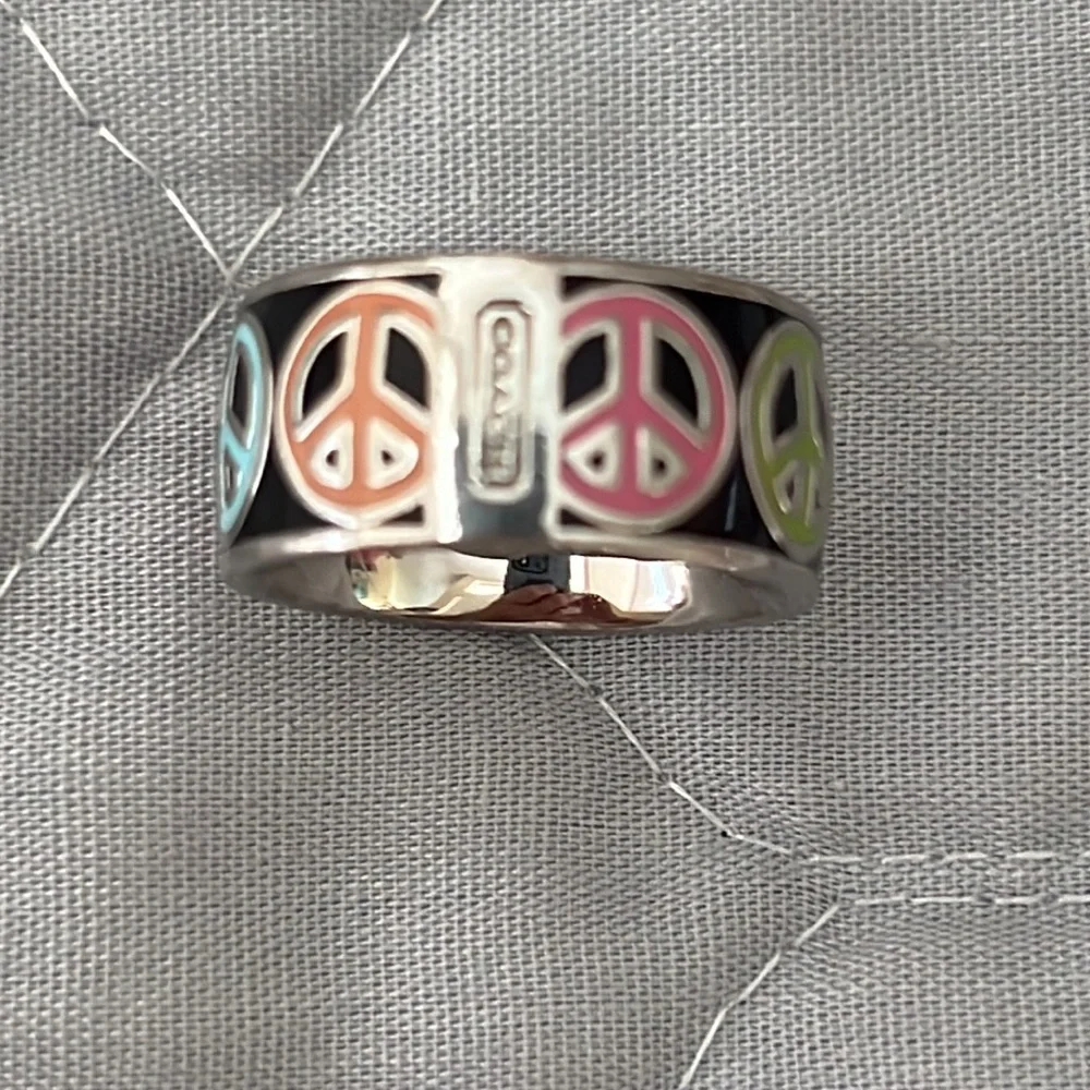 Coach Peace Ring - Picture 1 of 11